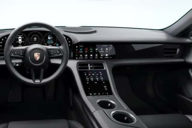 Porsche Taycan (2022) thumbnail 5