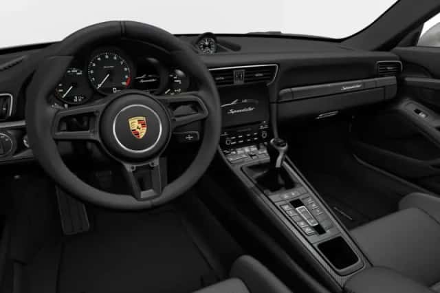 Porsche 911 (2019) thumbnail 4