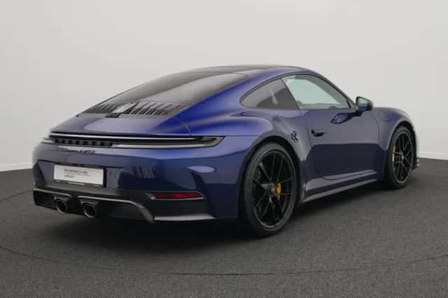 Porsche 911 (2025) thumbnail 5