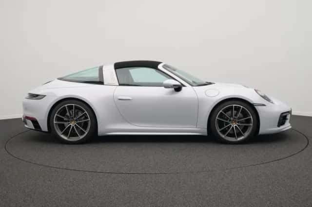 Porsche 911 (2024) thumbnail 6