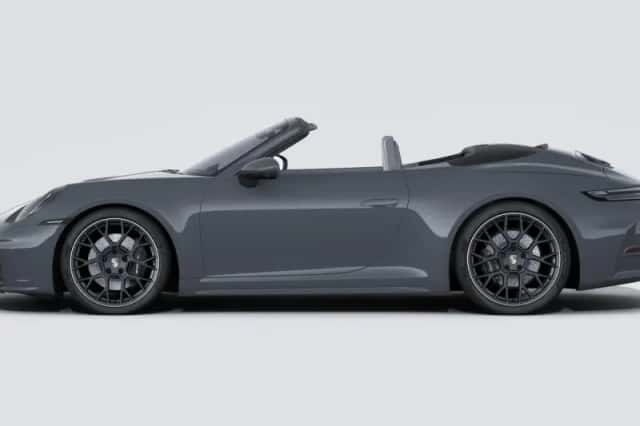Porsche 911 (2024) thumbnail 2