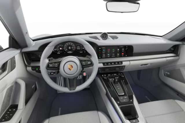 Porsche 911 (2024) thumbnail 4