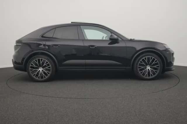 Porsche Macan (2026) thumbnail 4