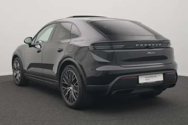 Porsche Macan (2026) thumbnail 6
