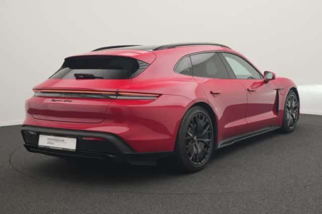 Porsche Taycan (2022) thumbnail 4