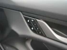 Porsche Taycan (2025) thumbnail 32