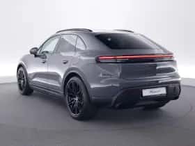 Porsche Macan (2026) thumbnail 3