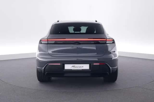 Porsche Macan (2026) thumbnail 4