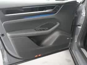 Porsche Macan (2026) thumbnail 35