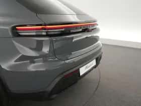 Porsche Macan (2026) thumbnail 38