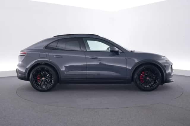 Porsche Macan (2026) thumbnail 6