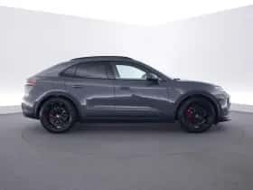 Porsche Macan (2026) thumbnail 6