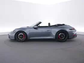 Porsche 911 (2025) thumbnail 2