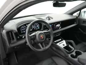 Porsche Cayenne (2026) thumbnail 13