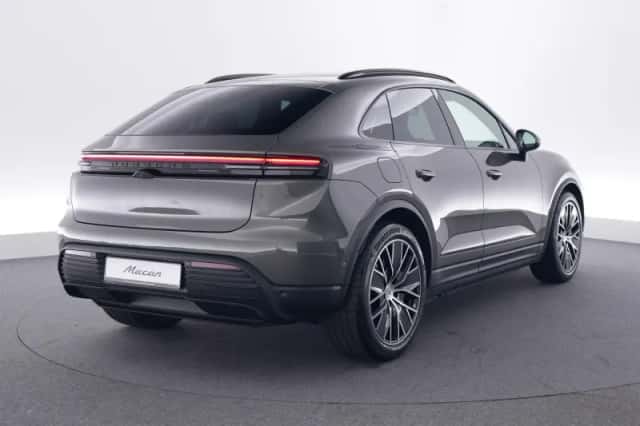 Porsche Macan (2025) thumbnail 5