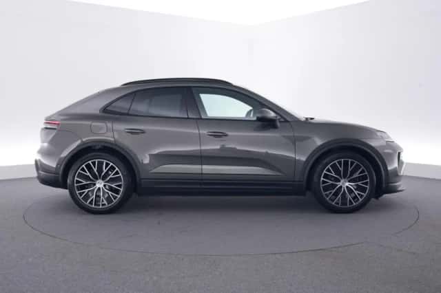 Porsche Macan (2025) thumbnail 6