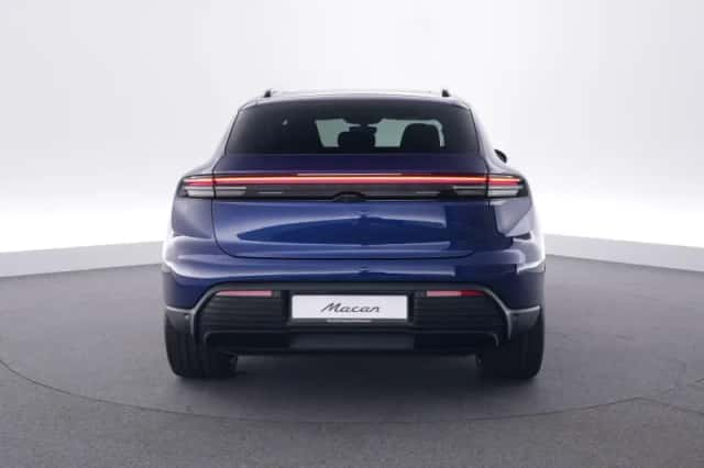 Porsche Macan (2025) thumbnail 4