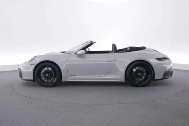 Porsche 911 (2025) thumbnail 2