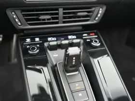 Porsche 911 (2025) thumbnail 24