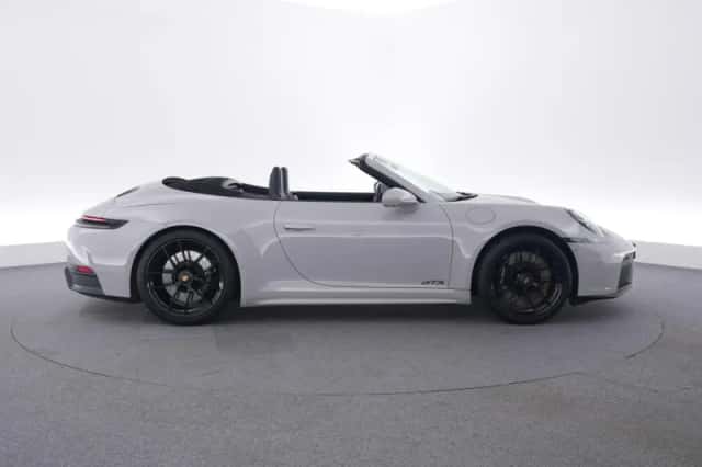 Porsche 911 (2025) thumbnail 6