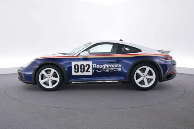 Porsche 911 (2023) thumbnail 2