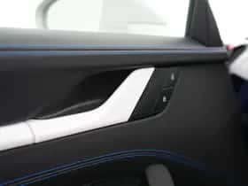Porsche 911 (2023) thumbnail 13