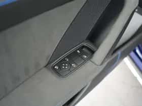 Porsche 911 (2023) thumbnail 15