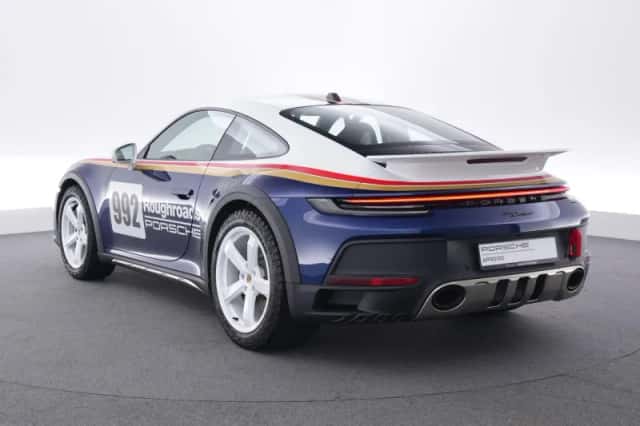 Porsche 911 (2023) thumbnail 3