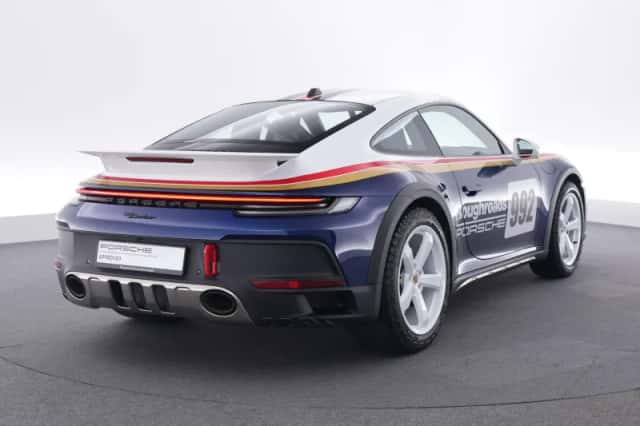 Porsche 911 (2023) thumbnail 5