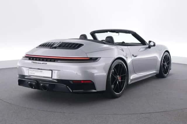 Porsche 911 (2026) thumbnail 5