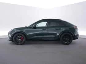 Porsche Macan (2024) thumbnail 2