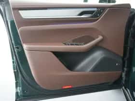 Porsche Macan (2024) thumbnail 13