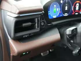 Porsche Macan (2024) thumbnail 21