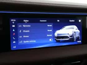 Porsche Macan (2024) thumbnail 27