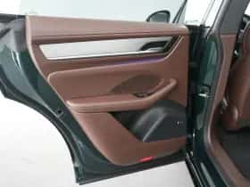 Porsche Macan (2024) thumbnail 31