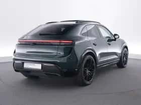 Porsche Macan (2024) thumbnail 5