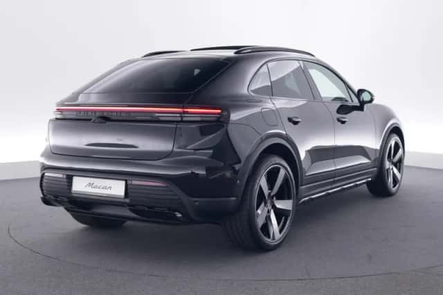 Porsche Macan (2025) thumbnail 5