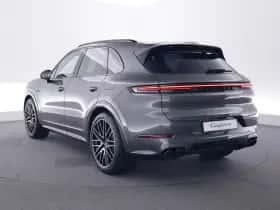 Porsche Cayenne (2025) thumbnail 3