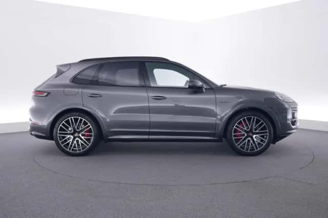 Porsche Cayenne (2025) thumbnail 6