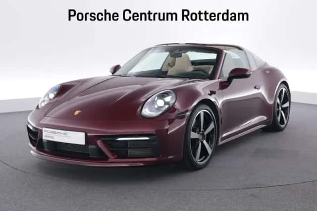 Porsche 911 (2021) thumbnail 1