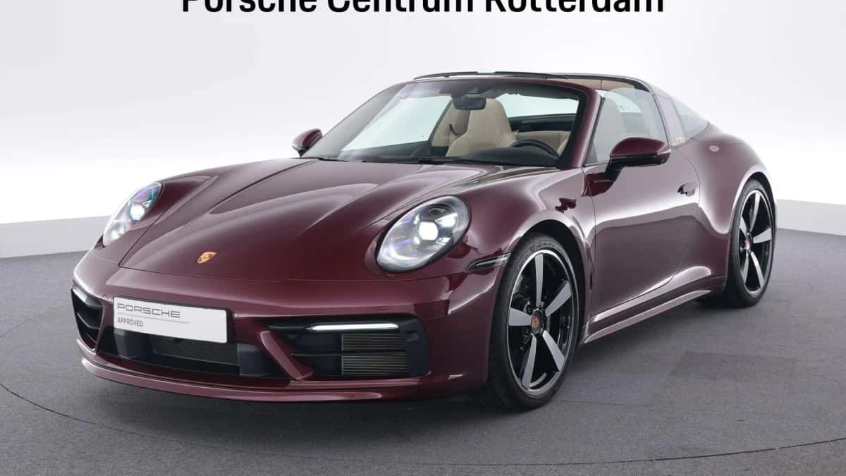 Porsche 911 (2021) — foto 1