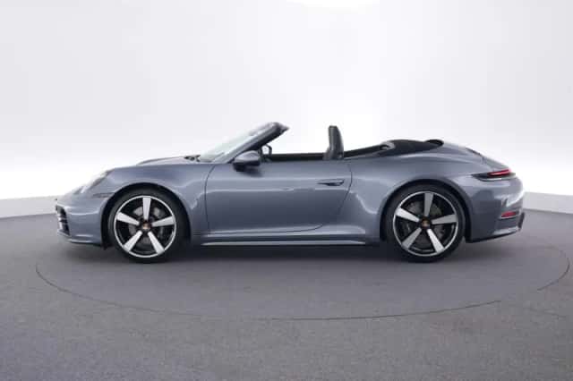 Porsche 911 (2026) thumbnail 2