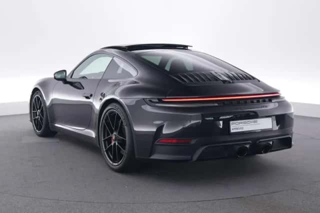 Porsche 911 (2025) thumbnail 3