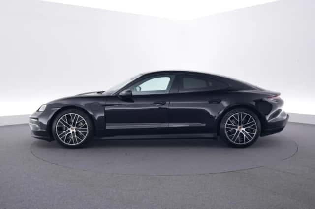 Porsche Taycan (2025) thumbnail 2