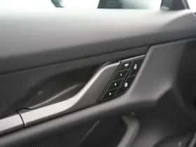 Porsche Taycan (2025) thumbnail 12