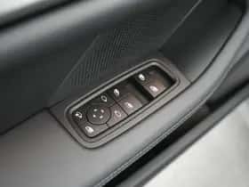 Porsche Taycan (2025) thumbnail 14