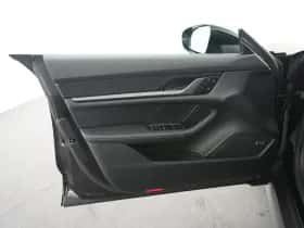 Porsche Taycan (2025) thumbnail 16