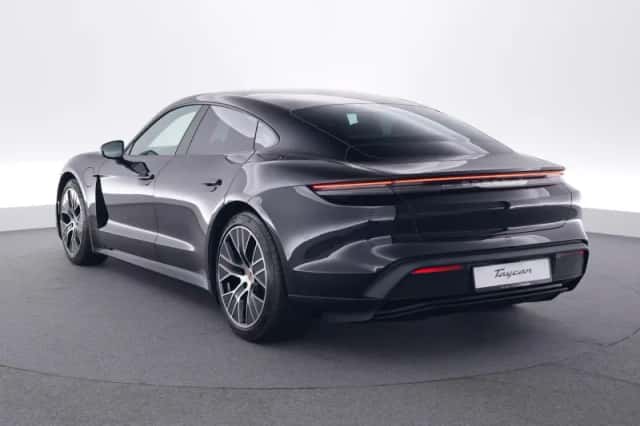 Porsche Taycan (2025) thumbnail 3
