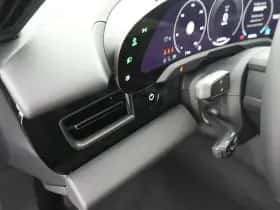 Porsche Taycan (2025) thumbnail 21