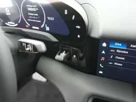 Porsche Taycan (2025) thumbnail 31
